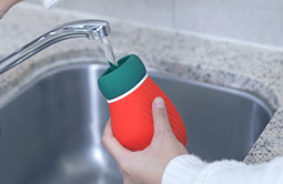 Silicone hot water bag can be injected hot water Silicone hot water bag can be injected hot water