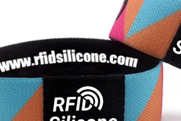 Made of elastic fabric material Made of elastic fabric material