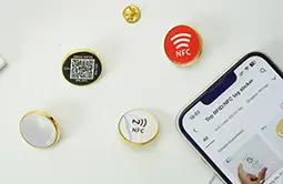 Easily share your link or social account Easily share your link or social account